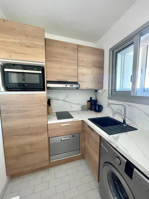 Studio Port Marina - Parking Prive, Climatise Au Ducal Villeneuve-Loubet Exterior photo